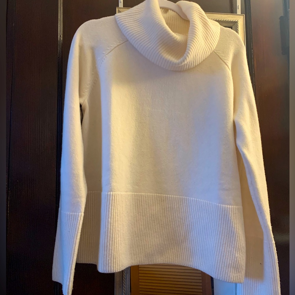 Athleta Alpine Wool-Cashmere Sweater in Magnolia White | size small